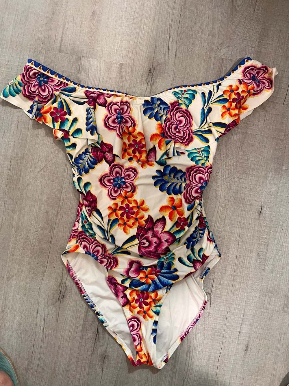 La Blanca Paradiso Ruffle Off-The-Shoulder One-Piece Swimsuit Size 10